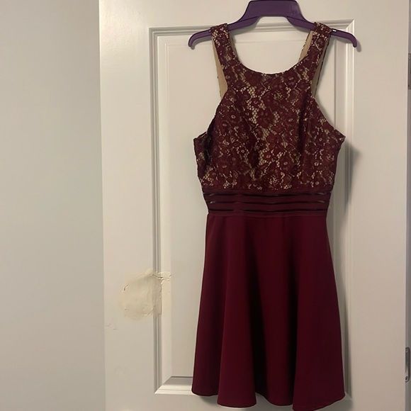 Speechless Dresses & Skirts - Speechless juniors skater dress with mesh middle.